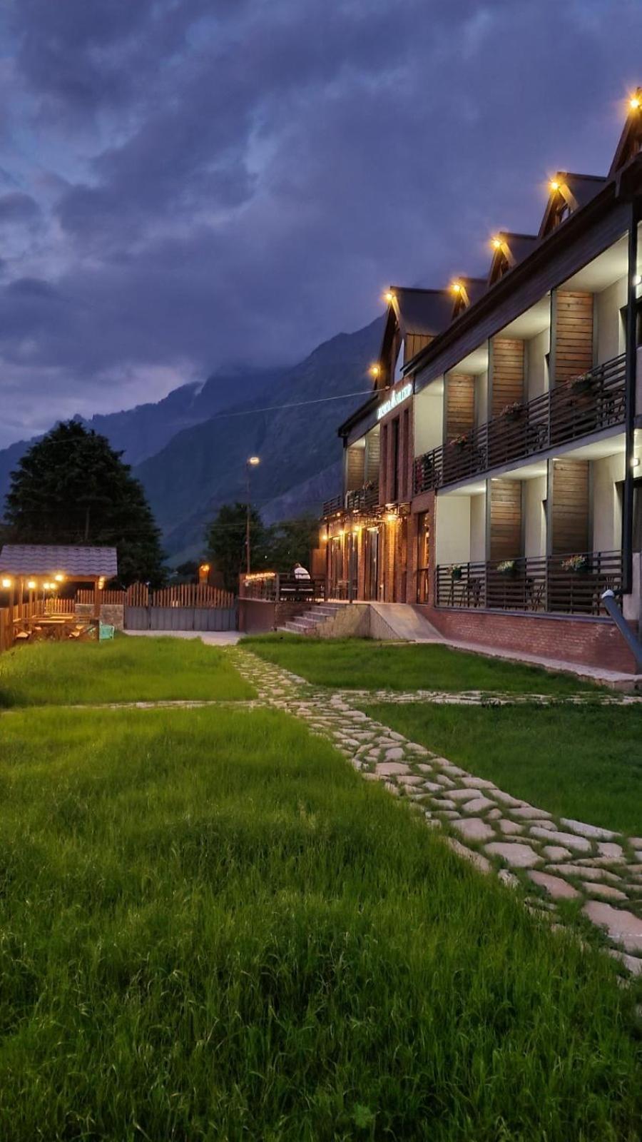 Hilltop Kazbegi 외부 사진